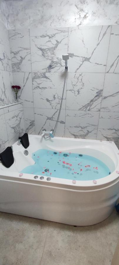 Jacuzzi Belle View Sinaia-Free Parking Leilighet Eksteriør bilde
